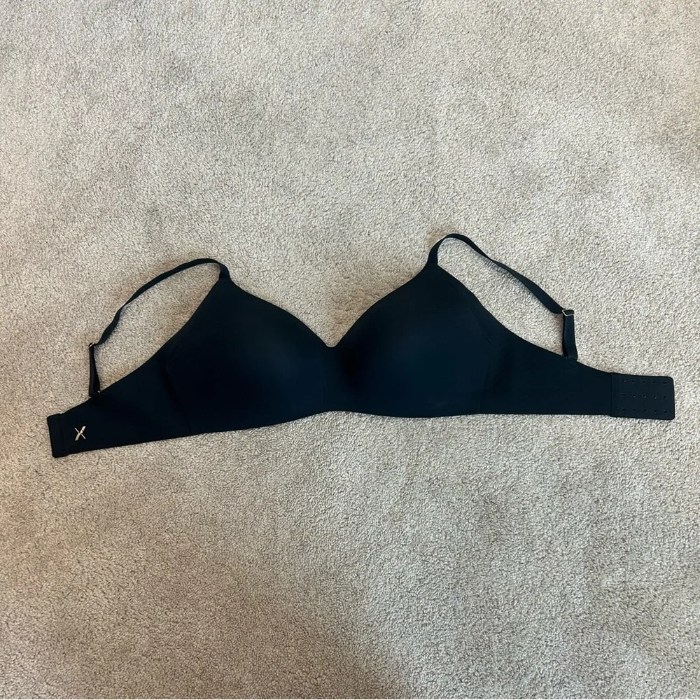 Knix black bra lightly padded sports Sz 7+(38E, 36F, 38F)